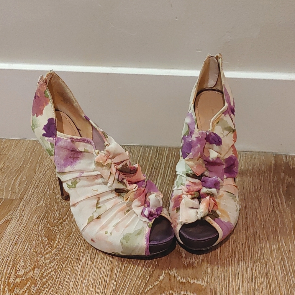 Floral fashion heels - size 8